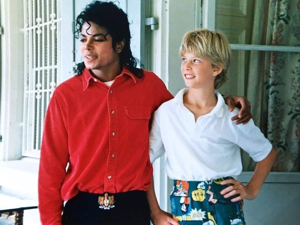 Michael Jackson avec Gregory Knie, le fils de Rolf Knie, au Manoir de Ban (17 juin 1988).